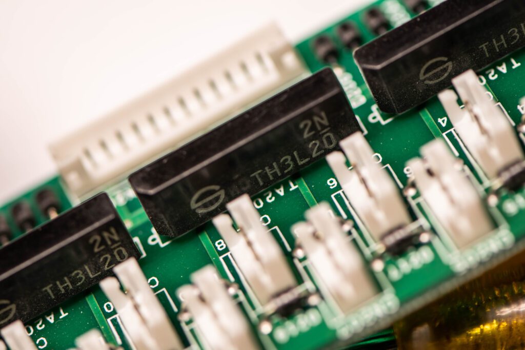 This is the failed component. In the MX100II, this transistor array (2NTH3L20 / Yamaha #VB293700) has been discontinued. However, the equivalent array is NX551020 available through Digikey.