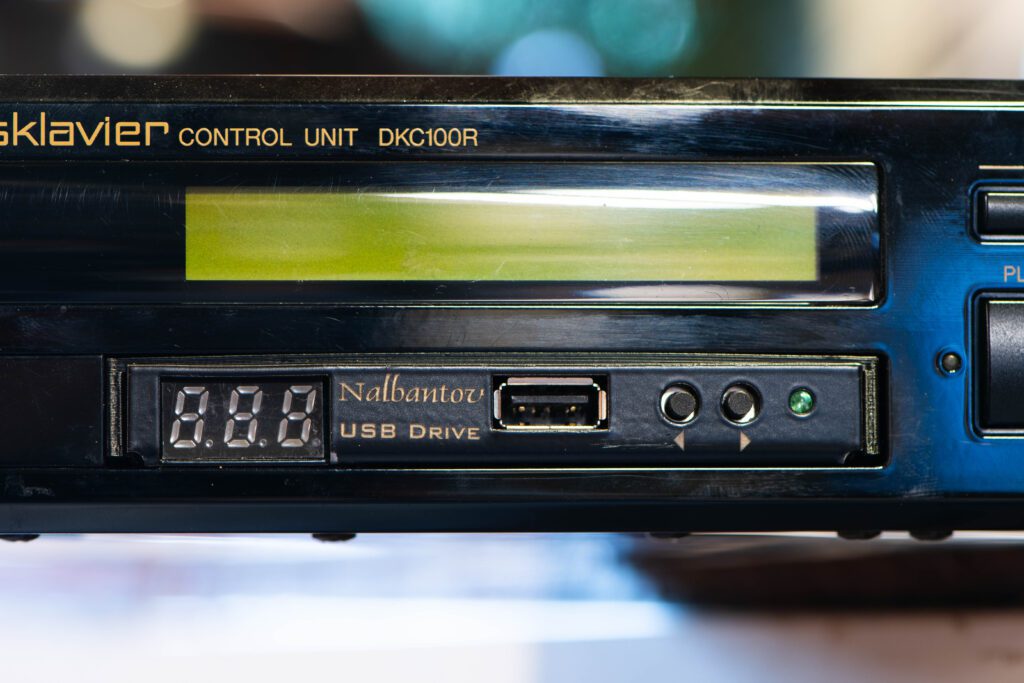 A Nalbantov installed in a DKC100R using one of my custom inserts.